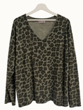 Zoë – Leopard Print Top / Kaki